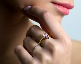 Vertical Marquise Amethyst Ring · Gold & Purple Gemstone Ring · 18k Gold Stack Ring · 18k February Birthstone Ring · Gold Engagement Ring