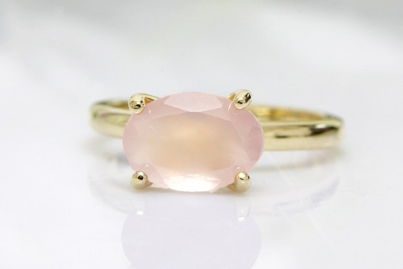 rose quartz ring,oval ring,simple vintage ring,simple stone ring,faceted pink ring,love ring,gold ring