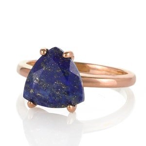 14K glänzender Roségold-Lapis-Ring · Trillion-Form-Solitärring · Damen-September-Birthstone-Ring · Cocktailring mit Dreieckstein