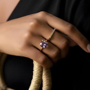 Ring paarse amethist · Ring februari geboortesteen · 18k gouden band · Aangepaste massief gouden ring · Stapelbare ring · Edelsteensieraden afbeelding 3