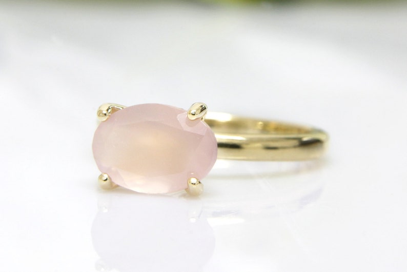 rose quartz ring,oval ring,simple vintage ring,simple stone ring,faceted pink ring,love ring,gold ring