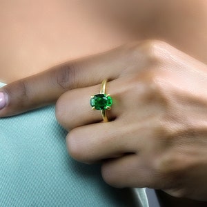 Vertical Oval Cut Emerald Ring · 18k Solitaire Ring For Women · Engagement Emerald Ring · May Birthstone Gemstone Ring