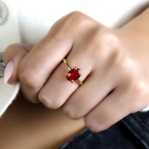 14k Gold Oval Rubinring · Gold Edelstein Ring · Roter Rubin Ring · Gold Verlobungsring · 18k Vorschlag Ring · Juli Birthstone Ring