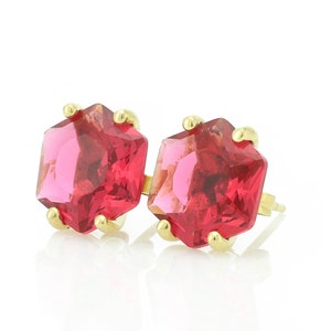Puces d&#39;oreilles hexagonales en tourmaline rose · Boucles d&#39;oreilles en or 14 carats · Boucles d&#39;oreilles à 4 griffes · Boucles d&#39;oreilles délicates personnalisées · Boucles d&#39;oreilles avec pierre de naissance d&#39;octobre