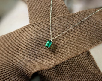 Collar de piedra esmeralda de 18k · Collar con colgante de piedra natal de mayo · Collar de esmeralda de oro · Collar de talla esmeralda