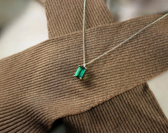 18k Emerald Stone Necklace · May Birthstone Pendant Necklace · Gold Emerald Necklace · Emerald Cut Necklace