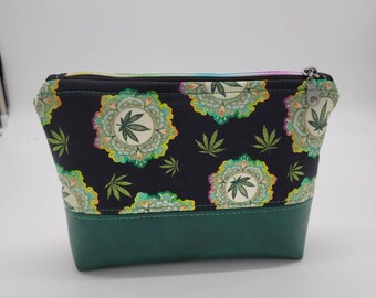 Siwbko Geometric Rasta Weeds Portable Travel Makeup Bags Pencil Case Handbag Organizers with Zipper Siwbko Geometric Rasta Weeds Portable Travel Makeup Bags Pencil Case Handbag Organizers with Zipper