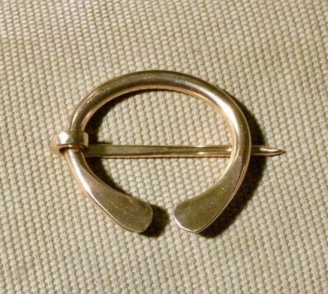 Broche Viking Anneau Penannulaire - Forgée Main, Semi-tordue - Médiévale