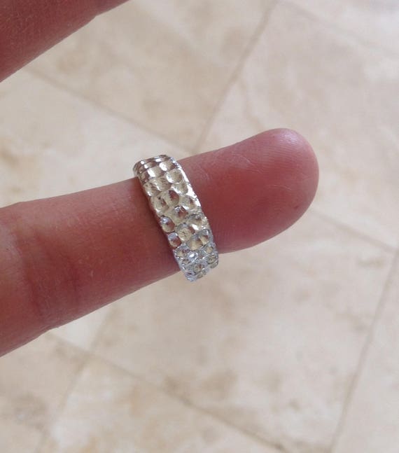 How To Use A Thimble Ring