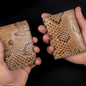 Handgefertigte Geldbörse aus Schlangenleder: Trifold oder Bifold