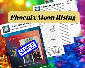 Puede incluir: Una colección de páginas impresas tituladas Phoenix Moon Rising, con secciones para Card Spread Image, Extended Reading Notes y Reflections. Las páginas incluyen texto negro, gráficos lineales de lunas y cristales, y un sello azul de SAMPLE.