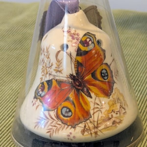 Vintage Lownds Pateman Bell Shaped Ceramic Pomander "Butterfly"，Made in England