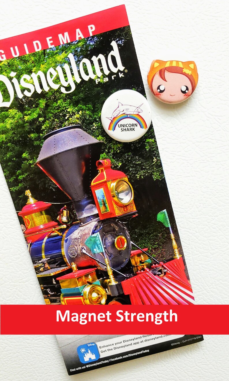 Holiday Buttons 1.25 Inch /& 3 Inch Button Magnet Mickey Mouse Ornament