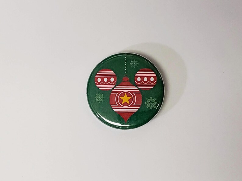 Holiday Buttons 1.25 Inch /& 3 Inch Button Magnet Mickey Mouse Ornament