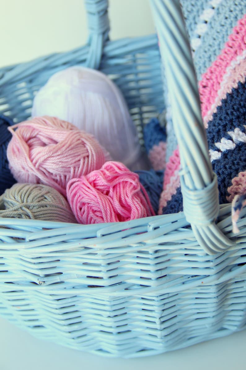 Crochet pattern newborn baby blanket image 3