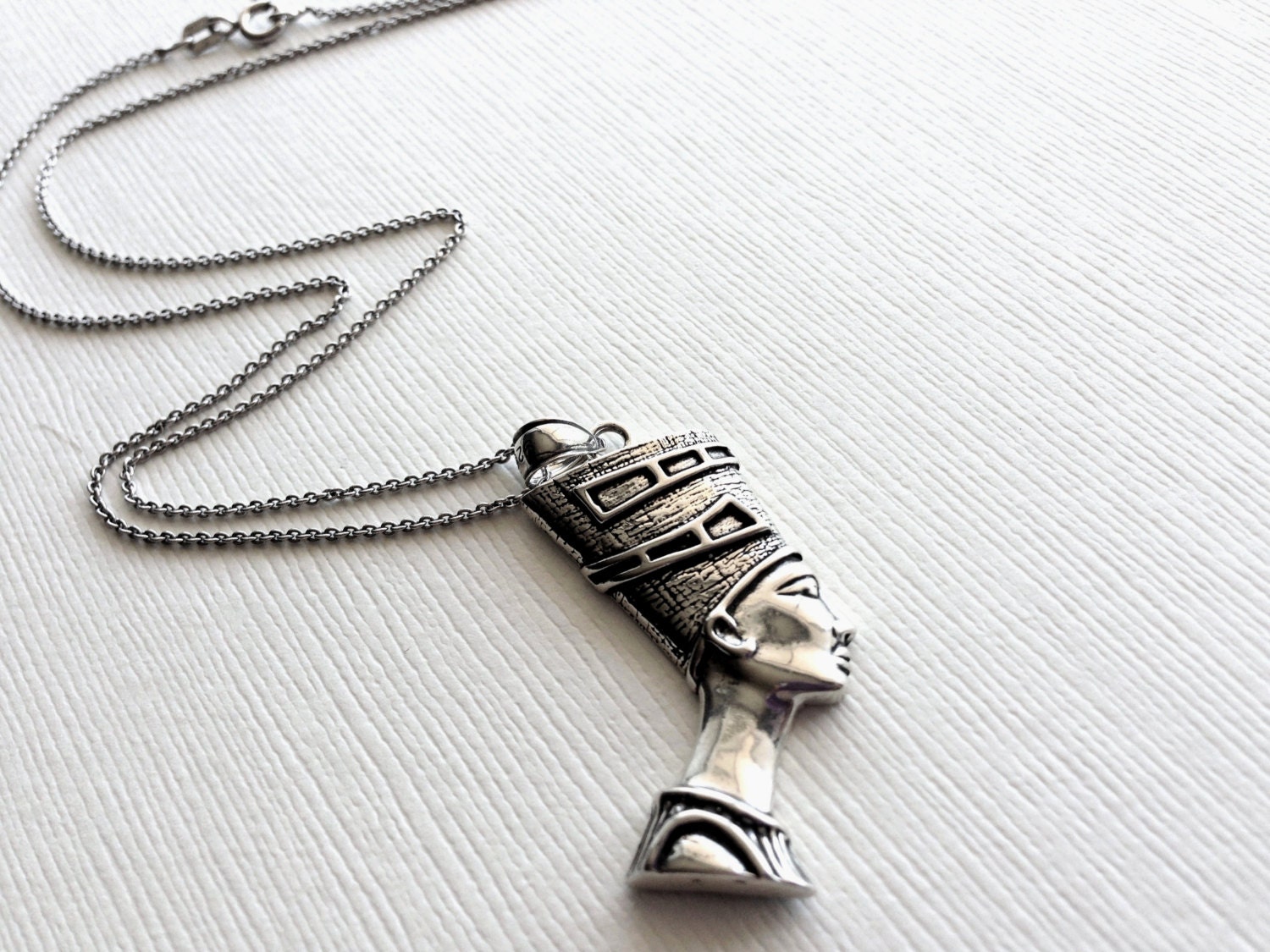 Nefertiti necklace best sale silver