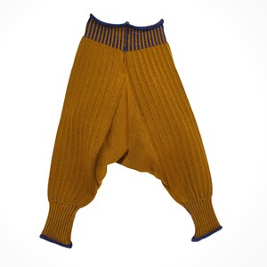 Sarouelpants knit from poor new wool grows with the Baby Bronze