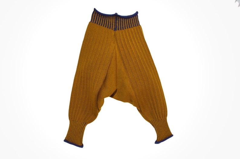Sarouelpants knit from poor new wool grows with the Baby Bronze