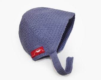 Fine bonnet knitted from Cashmere/Silk/Merino