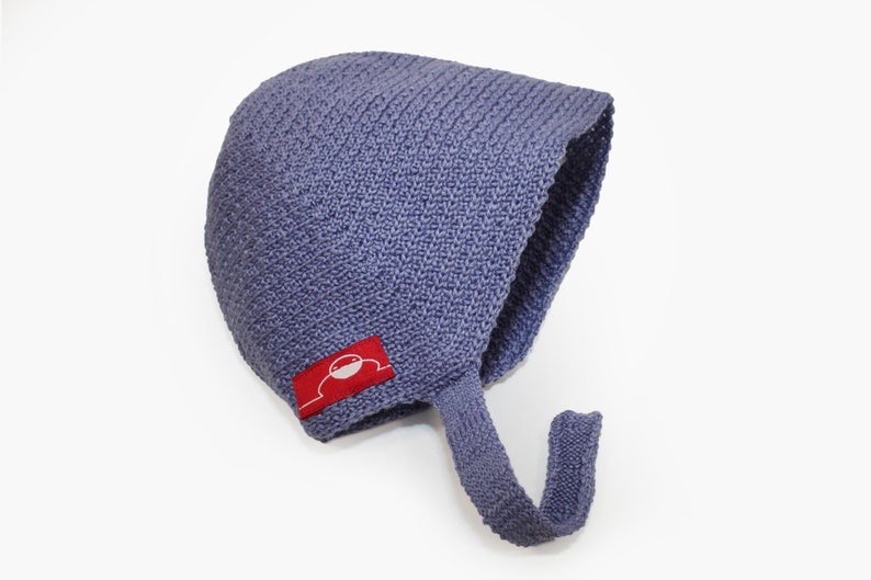 Fine bonnet knitted from Cashmere/Silk/Merino Blue