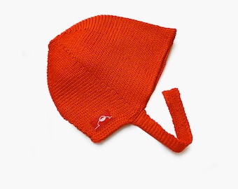 Baby cap made of wool (merino) with adjustable button placket - vincente