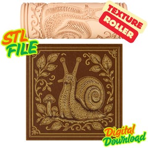 Pode incluir: Um rolo de textura cilíndrico bege com um padrão em relevo de caracol e folhagem, posicionado acima de um azulejo quadrado castanho que exibe um design correspondente de caracol, cogumelo e folhas. O texto na imagem diz STL FILE, TEXTURE ROLLER e DIGITAL DOWNLOAD.