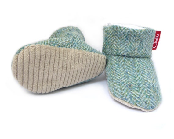 warm baby shoes that stay on