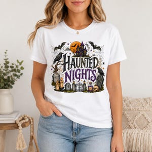 Camiseta gráfica de Noches Embrujadas Góticas, Camiseta de Halloween con Cementerio, Cuervo, Vela y Telaraña, Top de Estética Oscura y Bruja