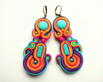 Orecchini soutache colorati: gioielli turchesi ricamati in stile boho