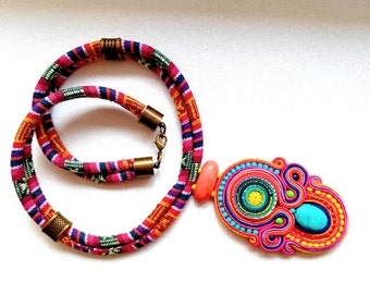 Halskette mit Anhänger Soutache - Masai Orange