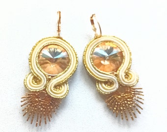 Boucles d'oreilles-Boucles d'oreilles soutache-libellule-bijoux bohème-boucles d'oreilles brodées main-soutache Soleil