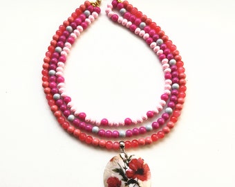 Super gift under 25 USD, necklace with nacre, gift for woman, medium necklace Poppies