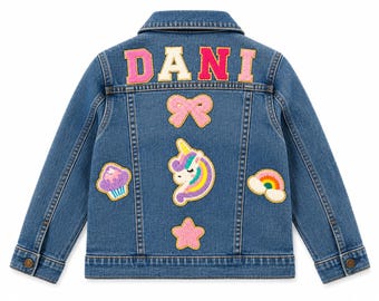 Personalisierte Jacke als Gastgeschenk für die Geburtstagsfeier