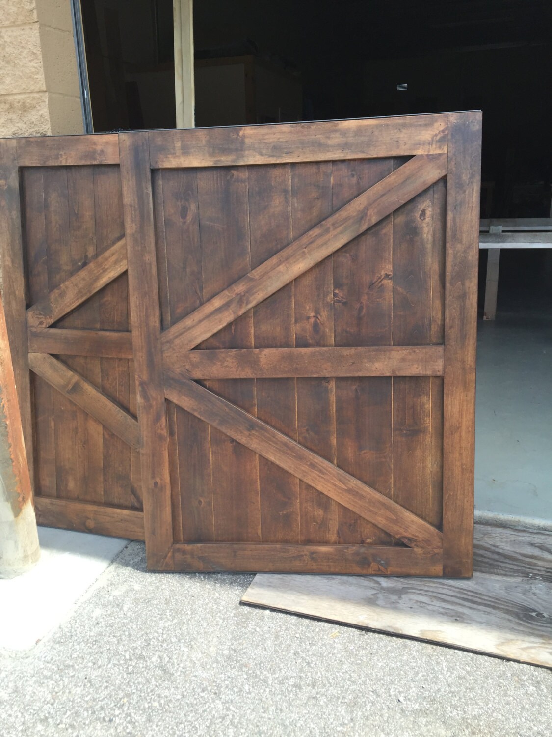 sliding barn door gate