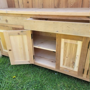 Back in stock Farmhouse Hutch,Barnwood farmhouse,Stepback Hutch,Farm Hutch,Buffet with Hutch,7 x 78 Reclaimed Oak,Reclaimed Pine afbeelding 4