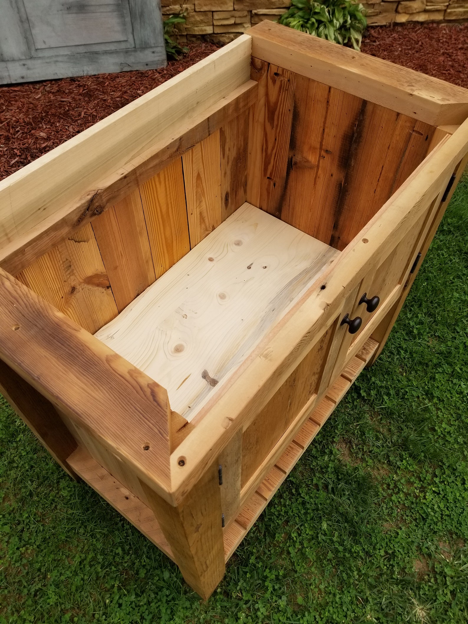 Vanidad de estilo poste de pino reclamado Vanidad de madera | Etsy