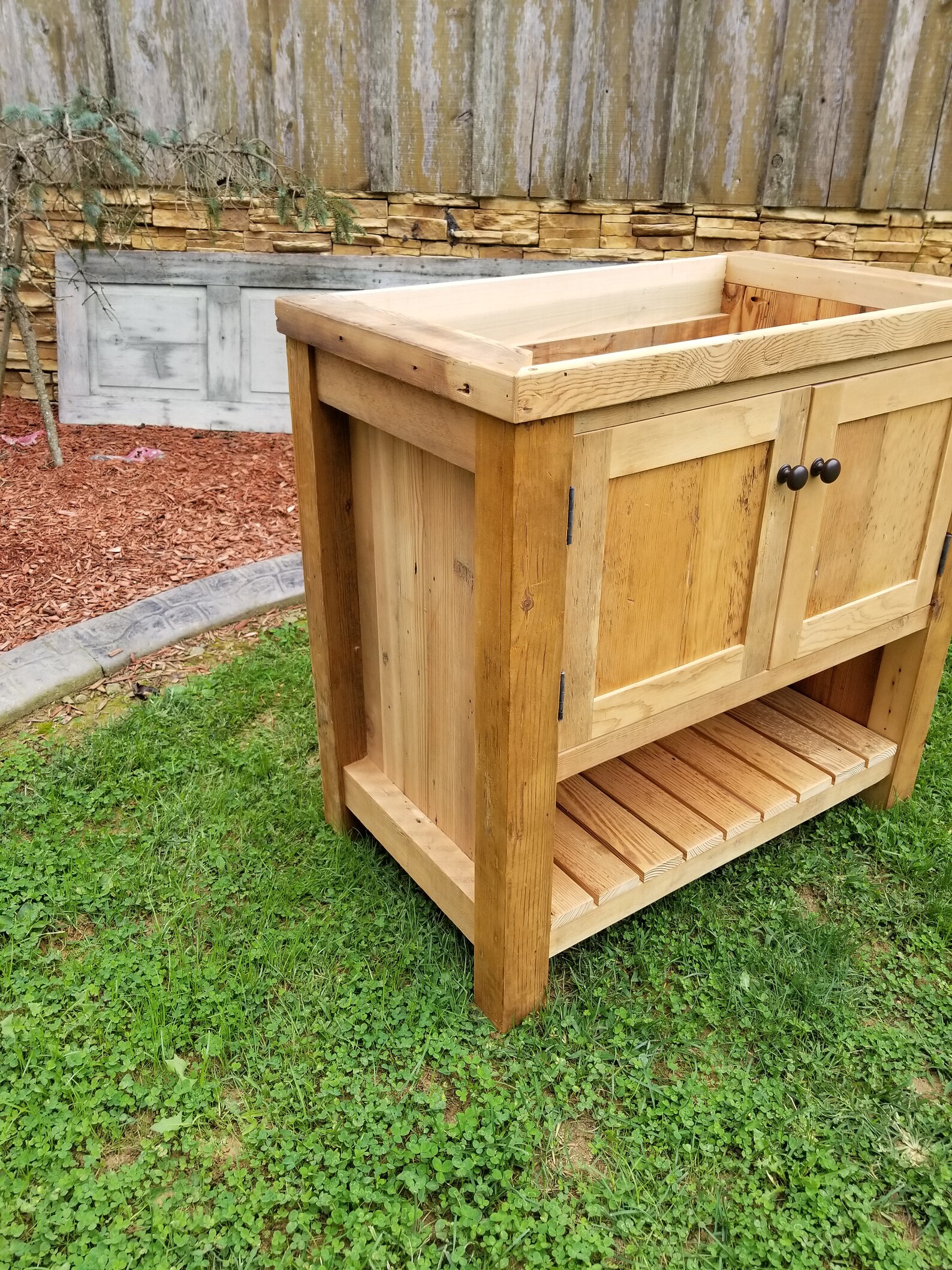 Vanidad de estilo poste de pino reclamado Vanidad de madera | Etsy