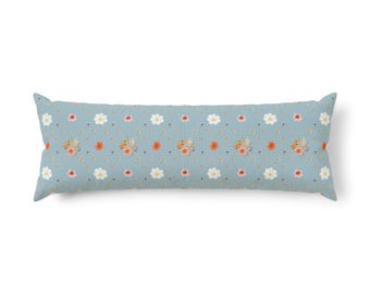 Vintage blommig kroppskudde | Blått prästkragemönster, Cottagecore Decor
