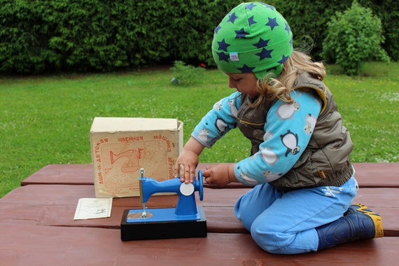 diana pretend play with toy sewing machine