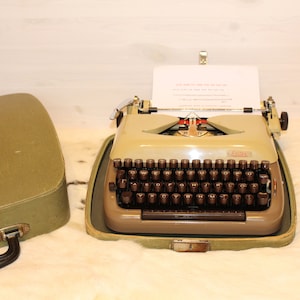 Typewriter Erika SUPERB CONDITION Vintage Erika model 10 Working typewriter German typewriter Antique typewriter