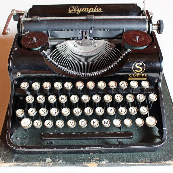 Olympia typewriter Working typewriter Olympia Simplex 1937 Antique portable typewriter Black typewriter Vintage working typewriter QWERTZ