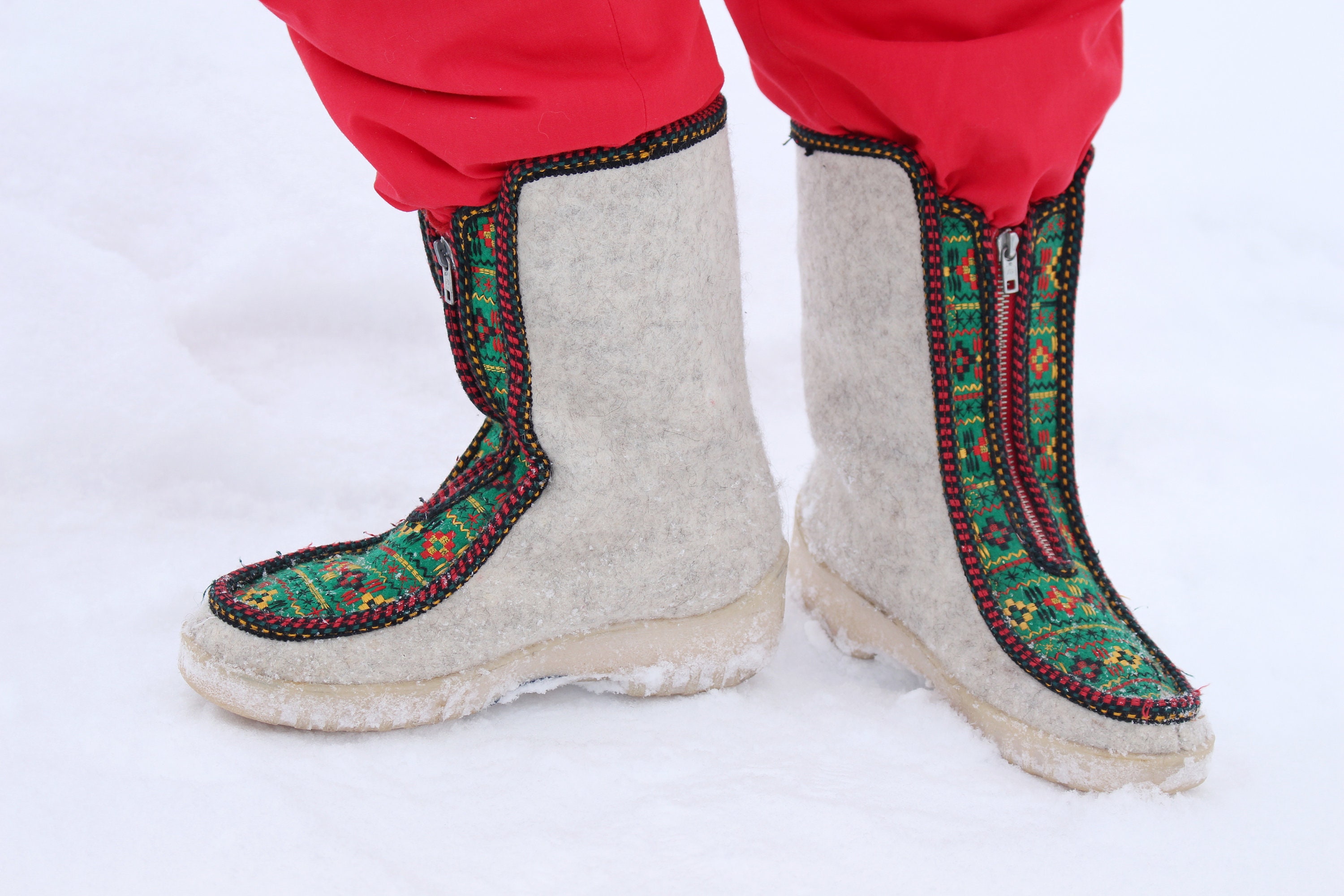 grijze en witte kleuren Vilten Laarzen Valenki van biologische wol gevilt met natuurlijke schapenlokken & Sneeuwlaarzen Schoenen damesschoenen Laarzen Regen 