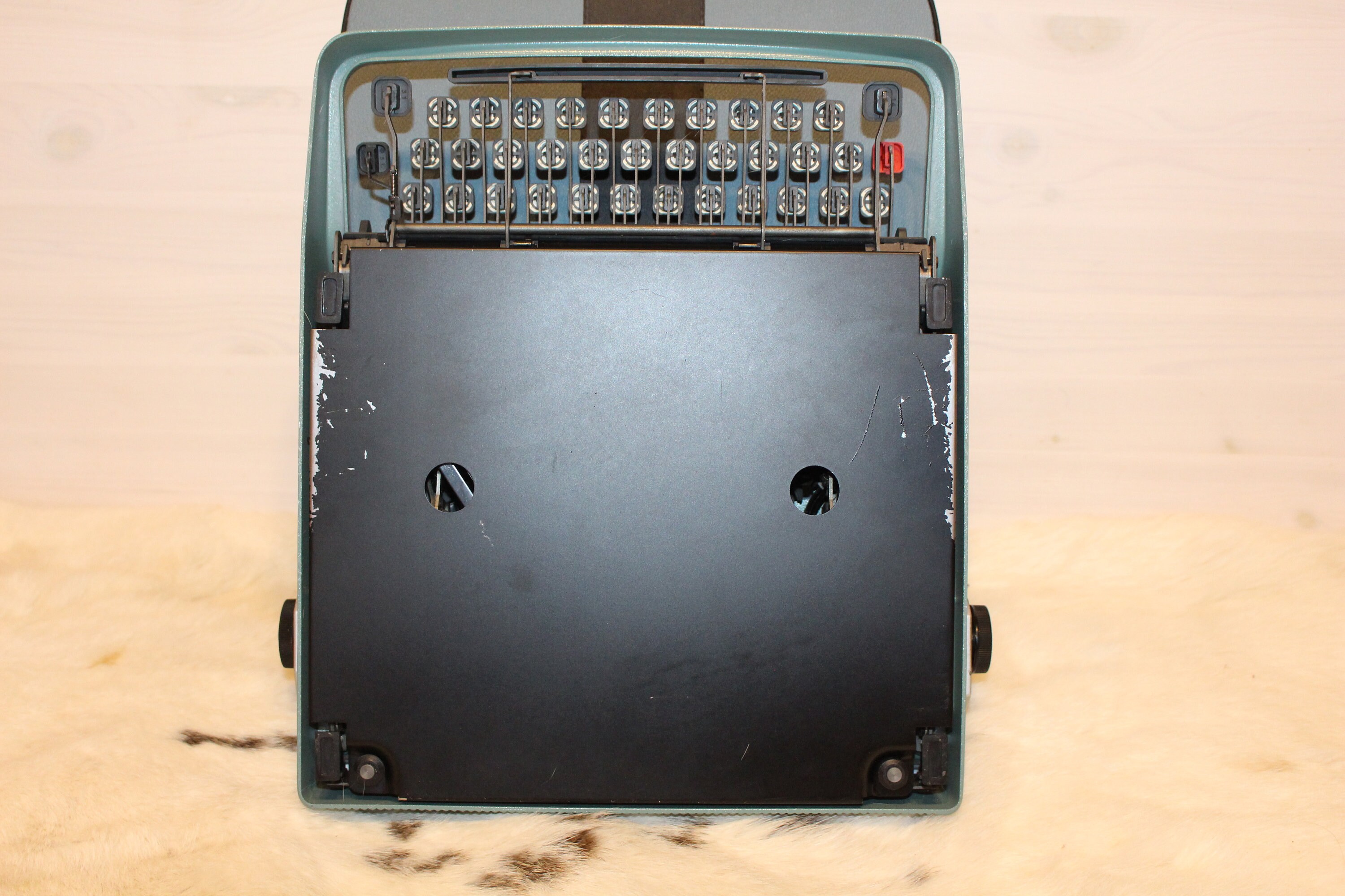 Olivetti Lettera 32 非常に良好な状態 Olivetti タイプライター