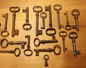 Antike Skelettschlüssel SET von 18 Rostigen Vintage Schlüsseln Große Skelettschlüssel Antike Eisenschlüssel