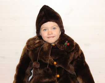 4 T Kids sheepskin coat and hat with pom poms Soviet vintage kids fur coat fur hat Toddlers fur coat Estonian Linda leather factory