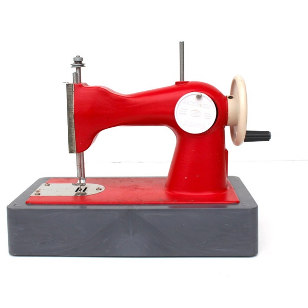 Childs Nähmaschine sowjetischen Kids rot Nähmaschine sowjetischen Toy Toys, Kids Room Decor, UdSSR 70er Jahre Collectibles Toys