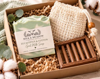 Ziegenmilchseifen-Set ~ Geschenkbox ~ Duft: Eukalyptus & Baumwolle, Luffabeutel, Seifenhalter aus Holz