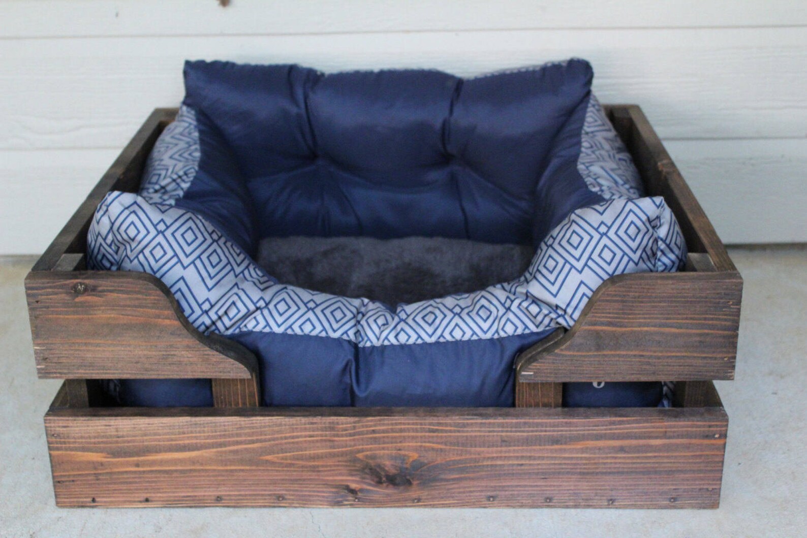 18 X 24 Rustic Cedar Dog Bed Wood Dog Bed Frame Etsy
