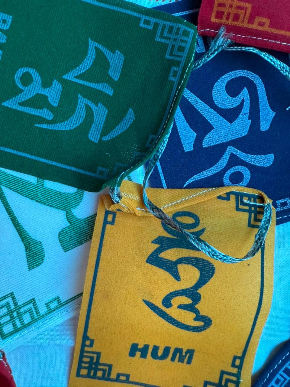 Blessed Om Mani Padme Hum Prayer Flags – Tibetan Buddhist Mantra Garland, Chenrezig Vajrayana Dharma Flags, 2 Sizes — image 7