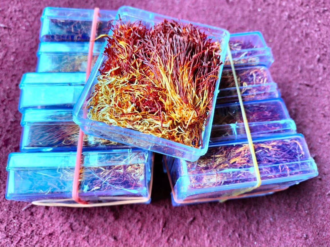 Kashmir Saffron 10g – Whole Red Saffron Threads, Farm-Sourced in Ladakh, Small Batch, 100% Pure — image 3